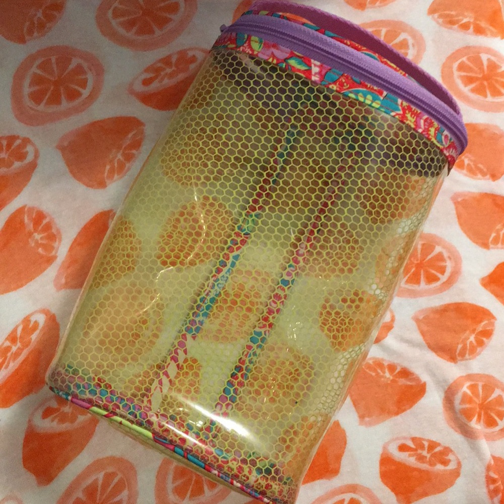 ❤️Vera Bradley zippered travel bag💜